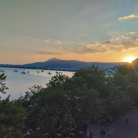 Apartament Πέτρινο Στη Θάλασσα Nafpaktos Zewnętrze zdjęcie