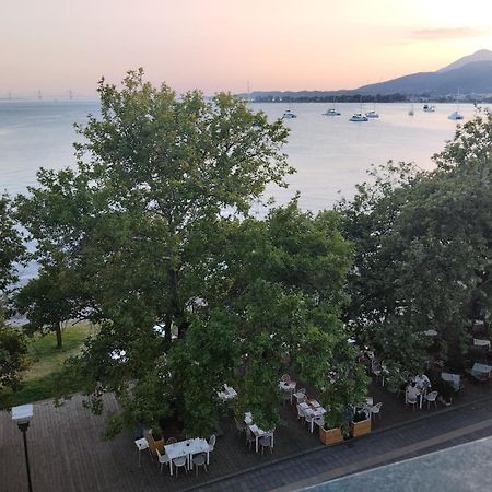 Apartament Πέτρινο Στη Θάλασσα Nafpaktos Zewnętrze zdjęcie