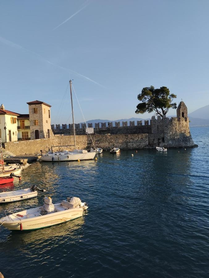 Apartament Πέτρινο Στη Θάλασσα Nafpaktos Zewnętrze zdjęcie