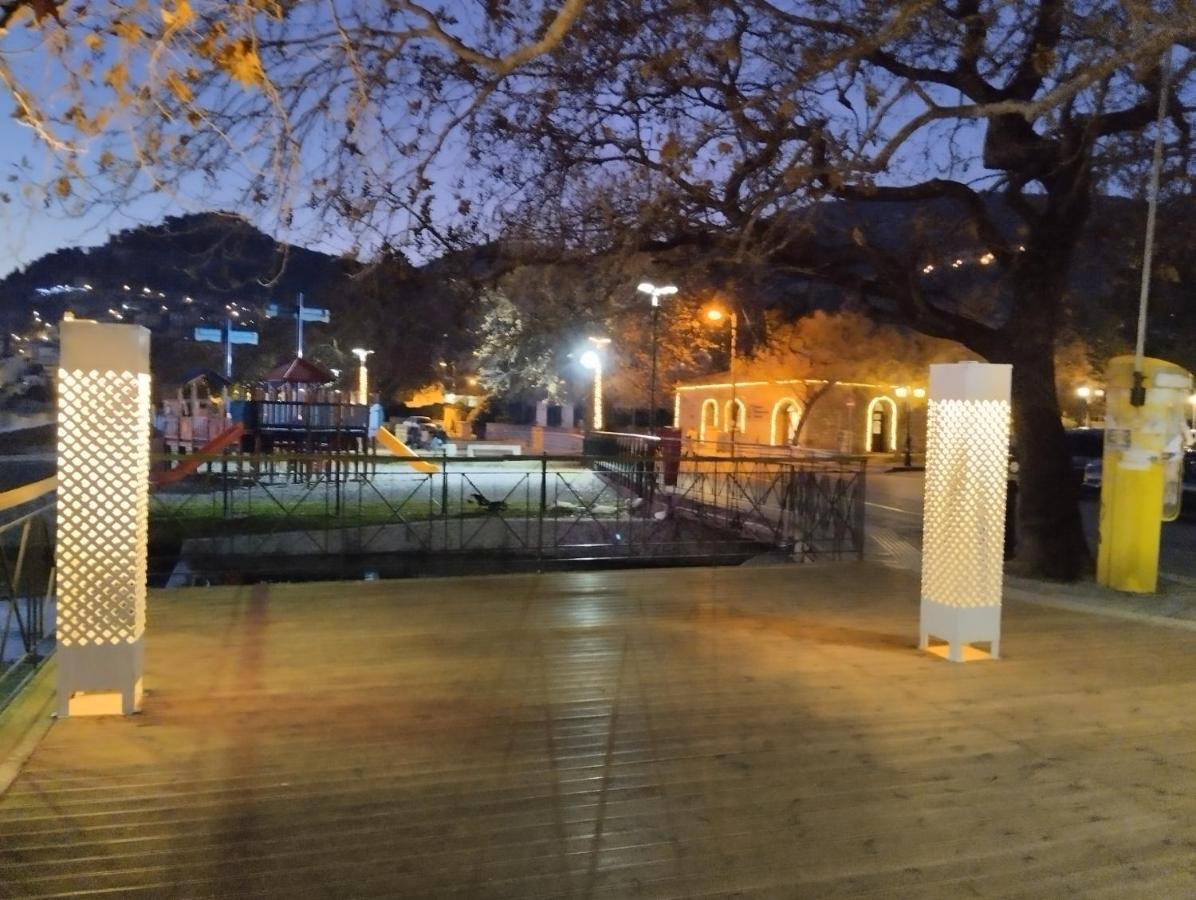 Apartament Πέτρινο Στη Θάλασσα Nafpaktos Zewnętrze zdjęcie