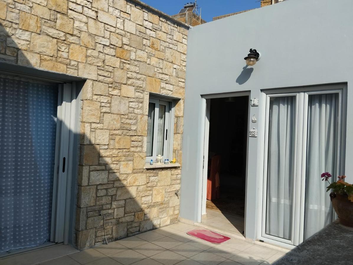 Apartament Πέτρινο Στη Θάλασσα Nafpaktos Zewnętrze zdjęcie