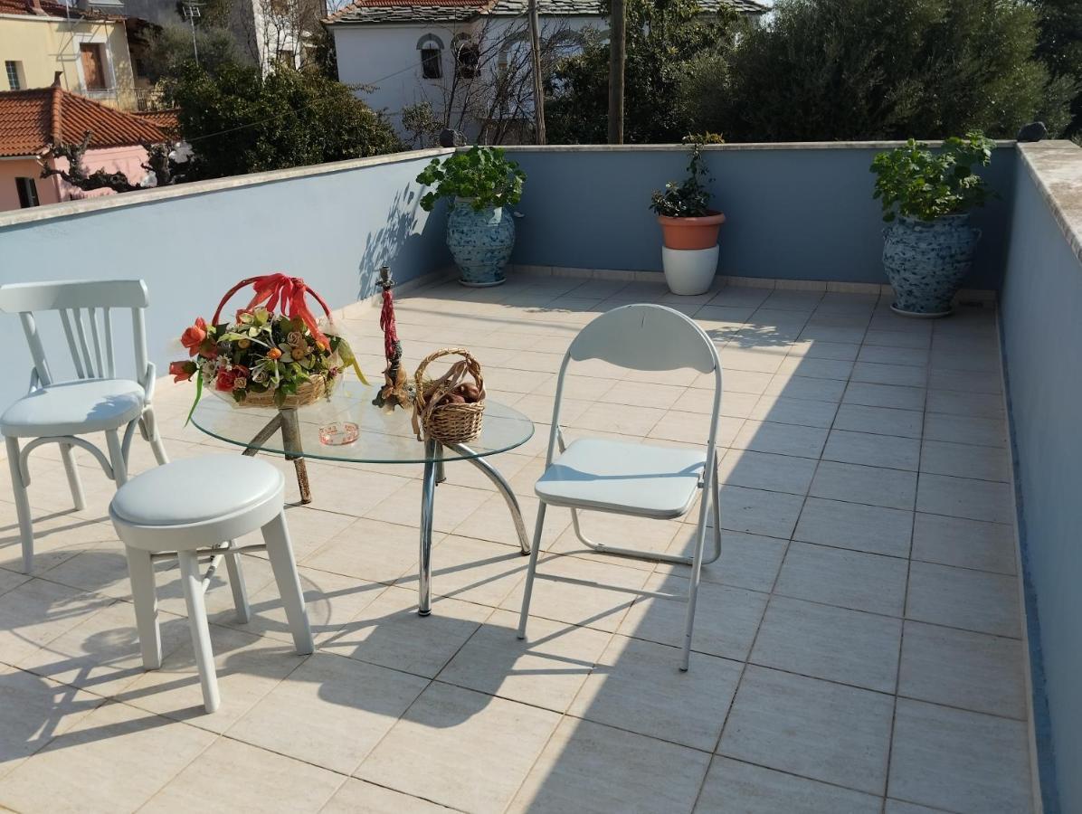 Apartament Πέτρινο Στη Θάλασσα Nafpaktos Zewnętrze zdjęcie