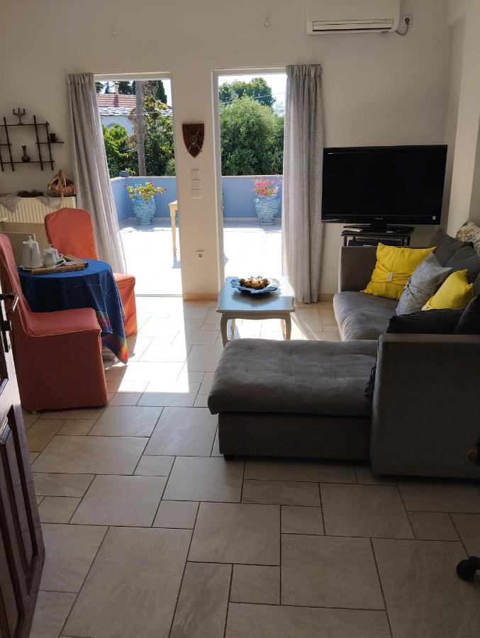 Apartament Πέτρινο Στη Θάλασσα Nafpaktos Zewnętrze zdjęcie
