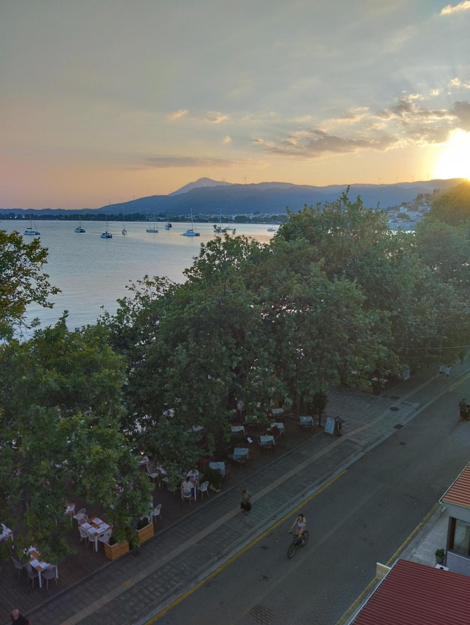 Apartament Πέτρινο Στη Θάλασσα Nafpaktos Pokój zdjęcie